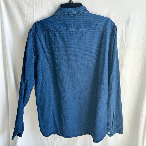 Banana Republic Camden Fit Navy Blue Textured Long Sleeve Button Down Size L - Picture 3 of 4